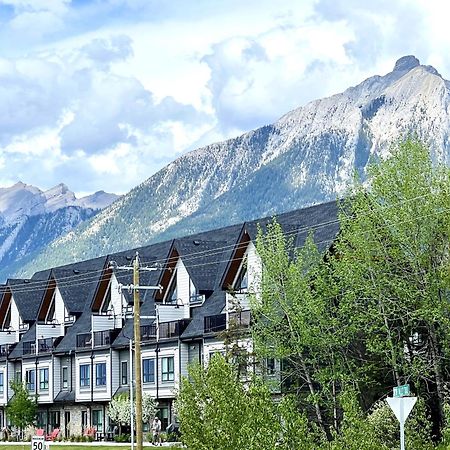 Brand New 2Br Condo With Outdoor Swimming Pool And Hot Tub Canmore Eksteriør bilde