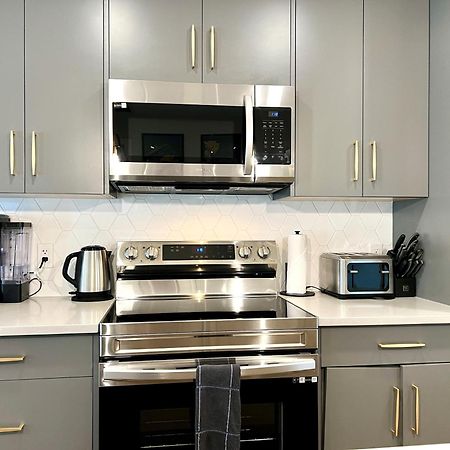 Brand New 2Br Condo With Outdoor Swimming Pool And Hot Tub Canmore Eksteriør bilde