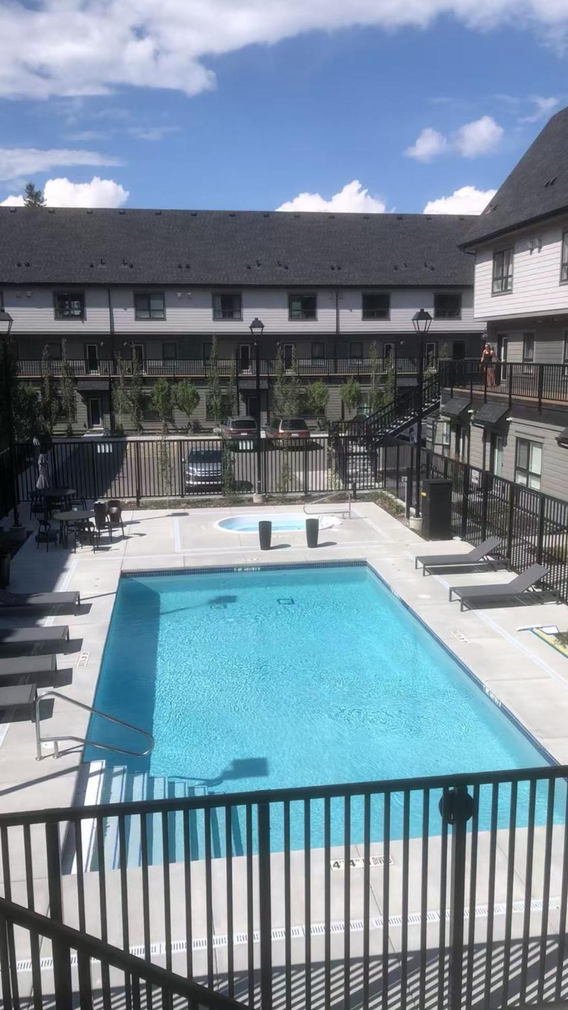 Brand New 2Br Condo With Outdoor Swimming Pool And Hot Tub Canmore Eksteriør bilde