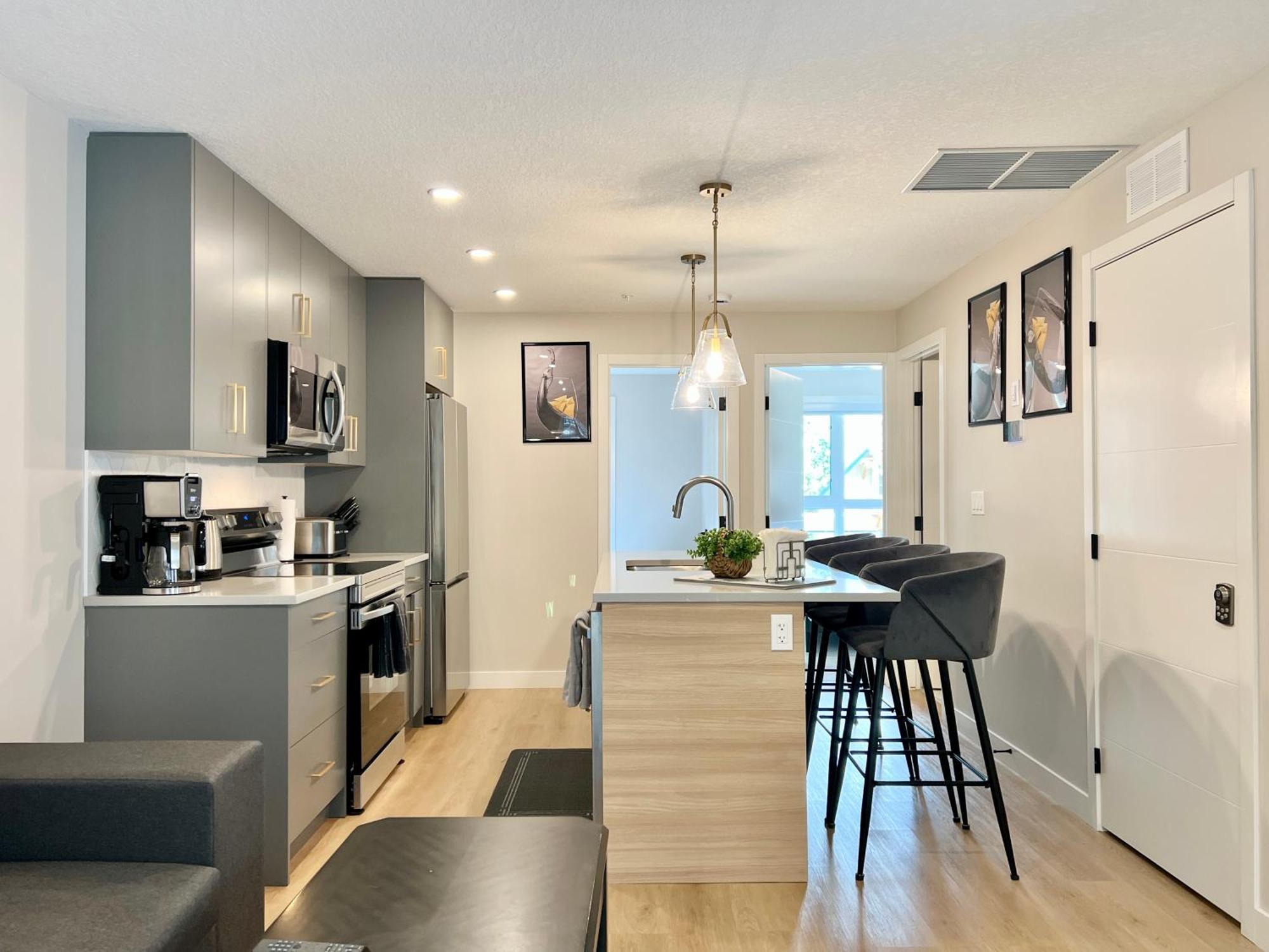 Brand New 2Br Condo With Outdoor Swimming Pool And Hot Tub Canmore Eksteriør bilde